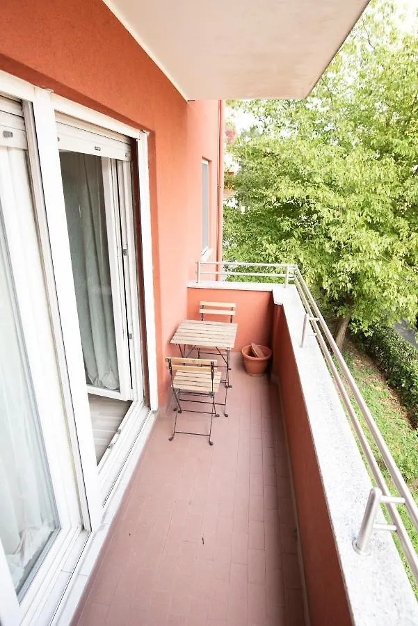 Maison Prince Milano 0*, Milan